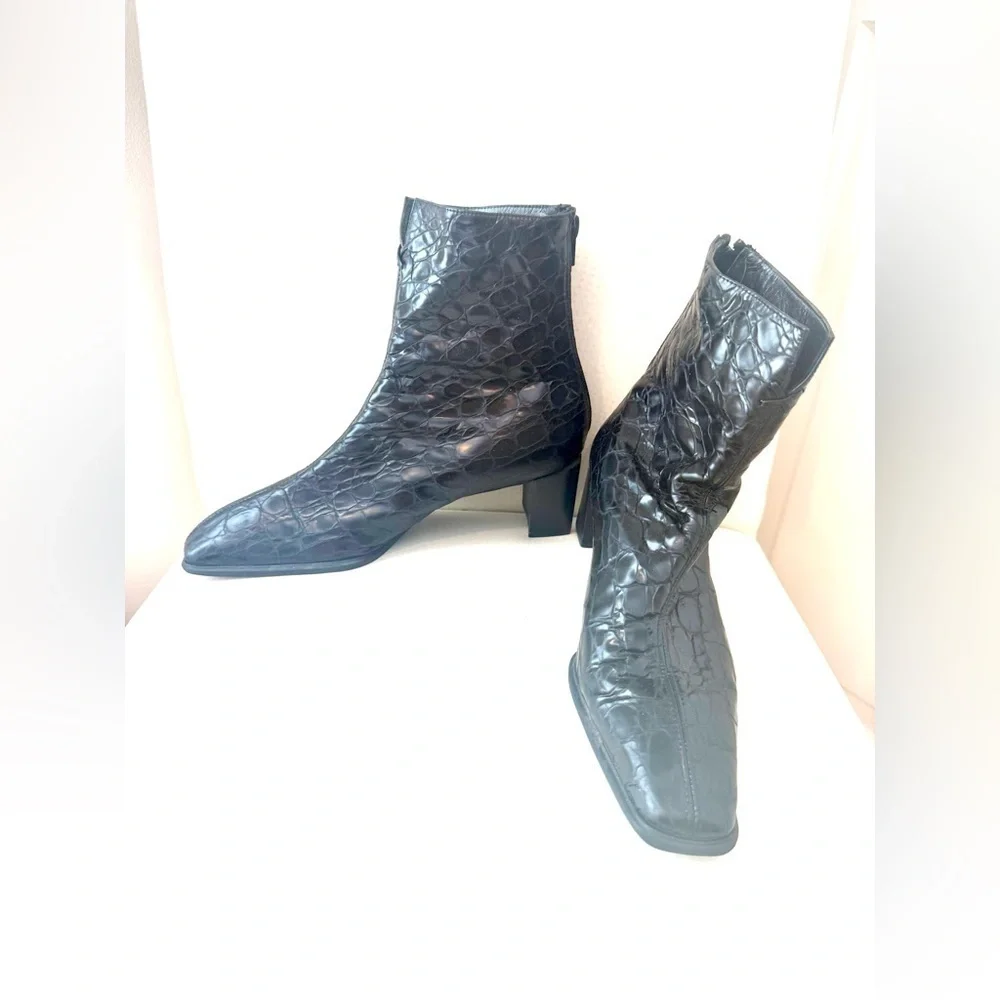 Stuart Weitzman black Booties 7.5